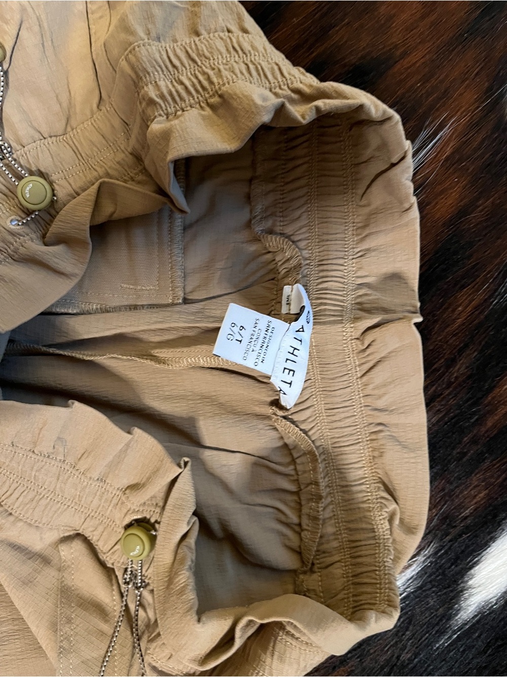 Athleta womens Tan Elastic-Waist hiking pants 6T